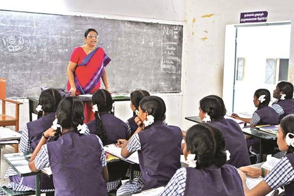 தெரு நாய் தாக்குதல்.., பள்ளி மாணவர்களுக்கு பள்ளிக்கல்வித்துறை அறிவுரை | Tn Schools Safety Rules To Students From Dogs