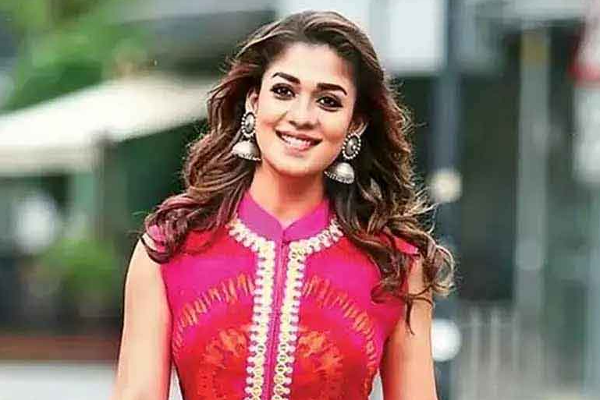 போயஸ் கார்டனில் நயன்தாரா வாங்கிய வீட்டின் மதிப்பு எவ்வளவு கோடின்னு தெரியுமா? - தமிழ்நாடு