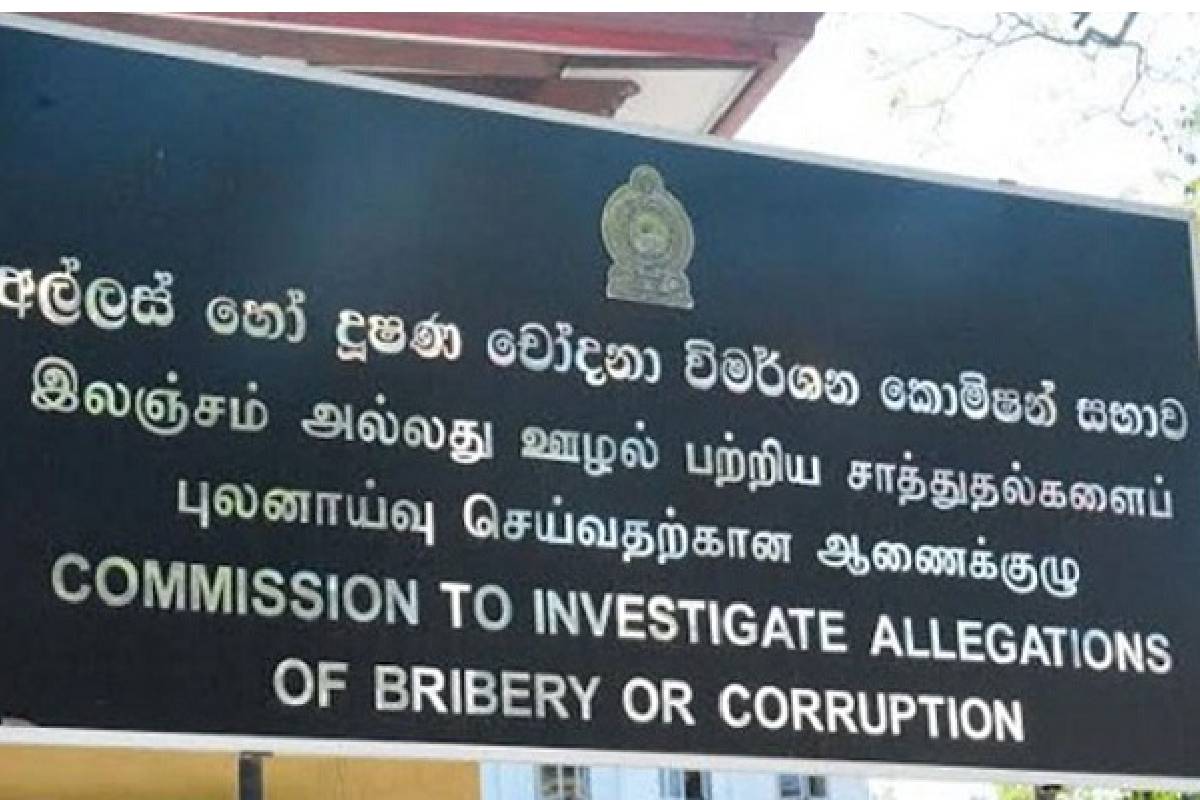 முல்லைத்தீவு மாவட்ட மருத்துவமனையின் கணக்காளர் மற்றும் முகாமைத்துவ உதவியாளர் கைது! | Accountant Arrested At Mullaitivu Hospital