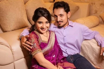 ஹனிமூன் புகைப்படங்களை வெளியிட்டுள்ள நடிகை சாக்ஷி அகர்வால்..எங்கே சென்றுள்ளார் பாருங்க, போட்டோஸ்