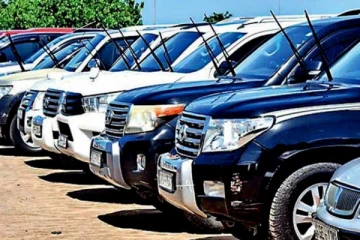 அரச நிறுவனங்களுக்கு 2000 கெப்ரக வாகனங்கள்