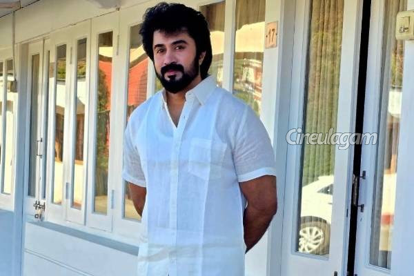 தனது சொந்த ஊரில் புதிய வீடு கட்டியுள்ள எதிர்நீச்சல் தொடர்கிறது சீரியல் நடிகர் விபுணன்.. இதோ போட்டோஸ் | Ethirneechal Thodargiradhu Serial Actor New Home தனது சொந்த ஊரில் புதிய வீடு கட்டியுள்ள எதிர்நீச்சல் தொடர்கிறது சீரியல் நடிகர் விபுணன்.. இதோ போட்டோஸ் | Ethirneechal Thodargiradhu Serial Actor New Home