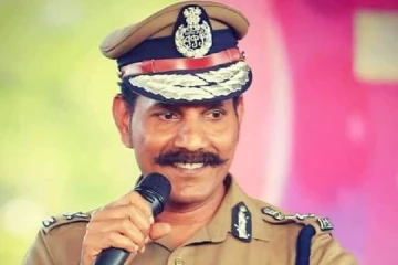 காவலர்கள் தங்கள் வாகனங்களில் போலீஸ் ஸ்டிக்கரை ஒட்டக் கூடாது :  டிஜிபி உத்தரவு