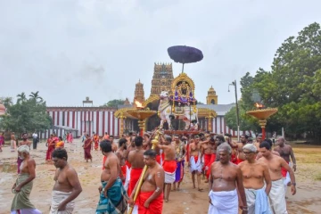 நல்லூர் கந்தசுவாமி ஆலயத்தில் வெகுவிமரிசையாக இடம்பெற்ற மார்கழி திருவாதிரை உற்சவம்(Photos)
