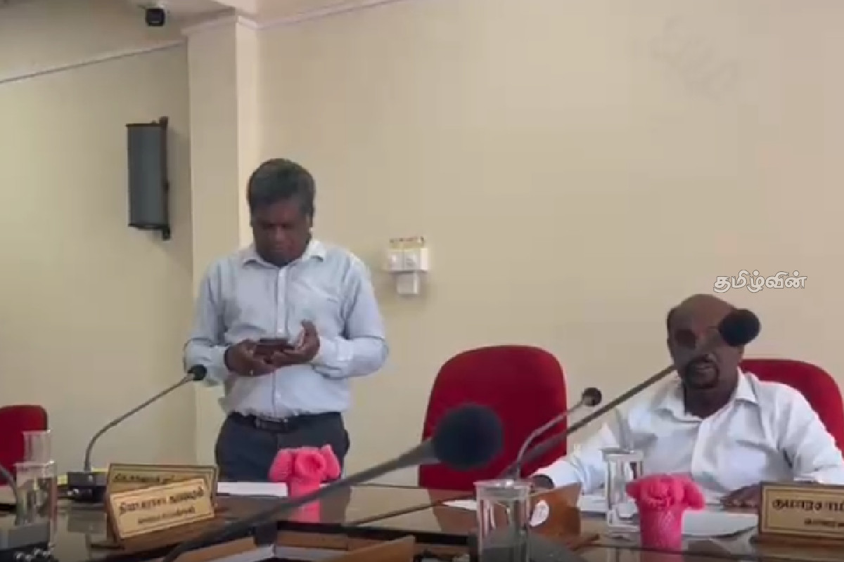 யாழில் நிதிக்குழு கூட்டத்தின் நடுவில் வெளியேறிய செயலாளர் | Secretary Walks Out Jaffna Finance Committee Meet