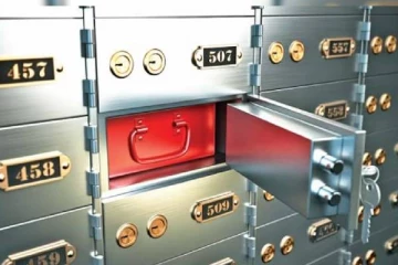 Bank locker -ல் ரூ.3 கோடி இருந்தும் No use! தந்தை இறந்து 12 ஆண்டுகள் கழித்து பார்த்த மகன்களுக்கு அதிர்ச்சி