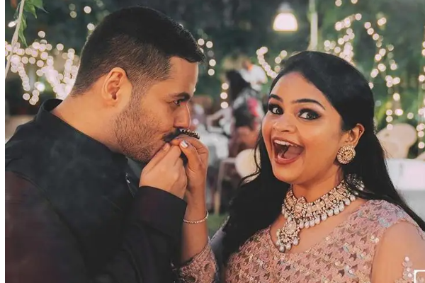 காமெடி நடிகை வித்யுலேகாவின் காதலர் யார் தெரியுமா? விரைவில் திருமணம்.... வைரலாகும் புகைப்படம் | Vidyullekha Raman Party Photos