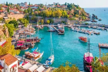 பாகிஸ்தானுக்கு ஆயுதங்களை வழங்கிய நாடுகளில் ரூ.4,000 கோடியை செலவிட்ட இந்திய சுற்றுலாப் பயணிகள்