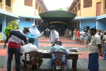 வியாபாரிகள் மற்றும் ஊடகவியலாளர்கள் சிலருக்கு ரபிட் அன்டிஜன் பரிசோதனைகள் முன்னெடுப்பு