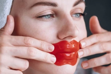 Korean Lip Care Remedy: உதடு வெடிப்பு அதிகரித்தால், இந்த மலிவான வீட்டு வைத்தியத்தை பின்பற்றவும்.