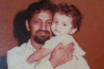 இந்த புகைப்படத்தில் இருக்கும் குழந்தை, இன்று தென்னிந்திய சினிமாவில் டாப் நடிகை! யார் என்று தெரிகிறதா