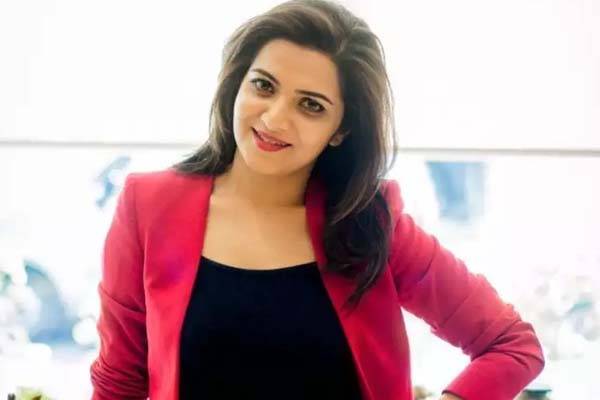 40 வயதிலும் குறையாத அழகு... பாலிவுட் நடிகைகளுக்கே டஃப் கொடுக்கும் தொகுப்பாளினி டிடி! | Ddneelakandan Diwali 2025 Trendy Look Goes Viral
