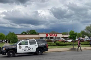 அமெரிக்காவில் உள்ள சூப்பர் மார்க்கெட்டில் துப்பாக்கிச் சூடு - 10 பேர் உயிரிழப்பு..!