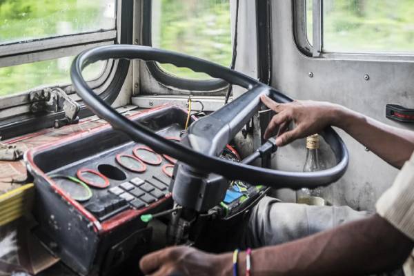 பேருந்து சாரதி - நடத்துனருக்கு எதிராக கடும் நடவடிக்கை: எஸ். விமலேஸ்வரன் | Warning Issued To Bus Drivers