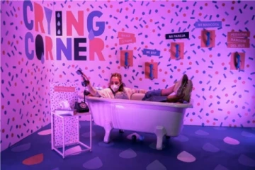 மனசு சரியில்லையா? இங்கே வாங்க.. அழுவதற்கு தனி அறையை உருவாக்கிய பிரபல நாடு! சுவாரஸ்சிய தகவல்