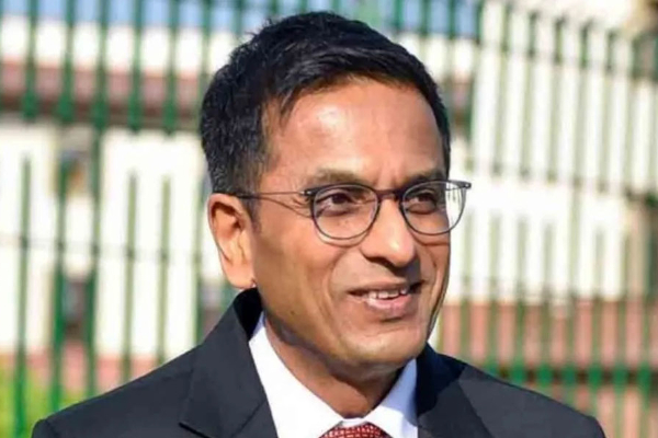 உச்சநீதிமன்ற புதிய தலைமை நீதிபதியாக இன்று பதவியேற்கிறார் டி.ஒய்.சந்திரசூட் | Supreme Court New Judge