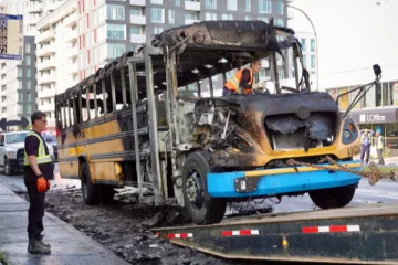 கனடாவில் பள்ளிப் பேருந்தில் தீ... மயிரிழையில் உயிர் தப்பிய பிள்ளைகள்