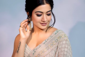 ராஷ்மிகா மந்தனா சேலையில் அழகிய ஸ்டில்கள்