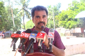 அபிவிருத்திக்கென்றும் கிழக்கை மீட்கவென்றும் மக்களால் தெரிவு செய்யப்பட்டவர்களால் எதுவும் நடைபெறவில்லை: தி.சரவணபவன் (Photos)