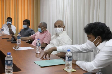 தேர்தல் முறைமை மாற்றம் தொடர்பில் மனோ - ஹக்கீம் - அநுர அணிகள் பேச்சு