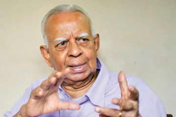 பாராளுமன்றத்திற்கு கொண்டு செல்லப்பட்ட இரா. சம்பந்தனின் பூதவுடல் - நேரலை