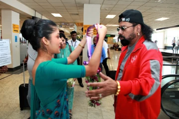 பிரபல பின்னணி பாடகர் ஹரிஹரன் இலங்கை வருகை