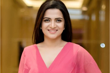 முக்கிய நடிகர்களுடன் DD நடிக்கும் படத்தில், மற்றுமொரு விஜய் டிவி பிரபலம்., யார் தெரியுமா?