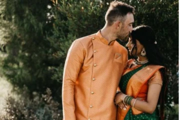 பட்டுச்சேலையில் காதல் கணவருடன் ரொமான்ஸ்! தமிழ்ப்பெண் வெளியிட்ட வைரல் புகைப்படம்