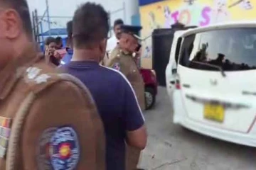 பொலிஸாரின் உத்தரவை மீறி பயணித்த கார் மீது துப்பாக்கிச்சூடு! பொலிஸ் அதிகாரி காயம்