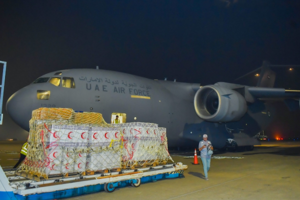 மனிதாபிமான உதவிகளுடன் நாட்டை வந்தடைந்த சர்வதேச விமானங்கள் | Two Uae Flights Arrive Sri Lanka With Relief Aid