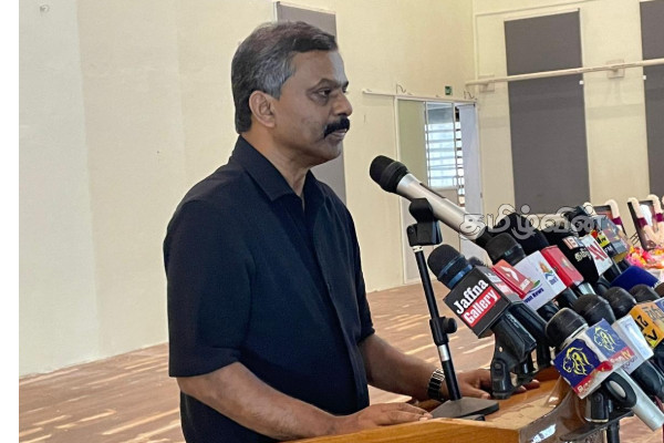 வடக்கு கிழக்கில் உள்ள வெறும் காணிகளில் சிங்கள குடியேற்றங்கள் அமைக்க திட்டம்: முன்னாள் எம்பி மு.சந்திரகுமார் | Empty Lands In North And East Sinhalese Settlement