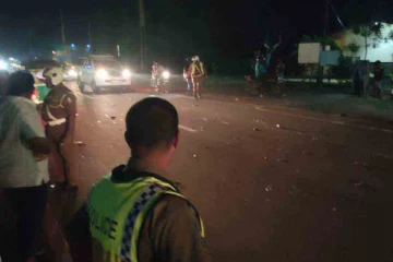 கிளிநொச்சியில் நேர்ந்த விபத்தில் படுகாயமடைந்த தாய் உயிரிழப்பு