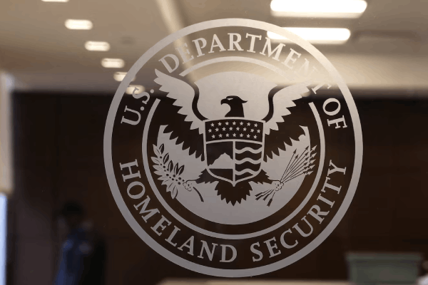 පකිස්ථානය, රුසියාව ඇතුළු රටවල් 75 ක් සඳහා වීසා අත්හිටුවීමේ ලැයිස්තුව මෙන්න | Us Action Immigrant Visas Suspended