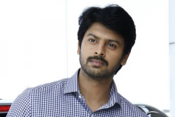 கோலிவுட்டின் அடுத்த சென்சேஷனா!! நடிகை ஸ்ரீகாந்தின் மகளா இது?