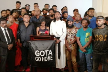 வெற்றிக்கொண்டாட்டத்திற்கு தயாராகும் இலங்கை மக்கள்! யாழிலும் பட்டாசு வெடிப்பு