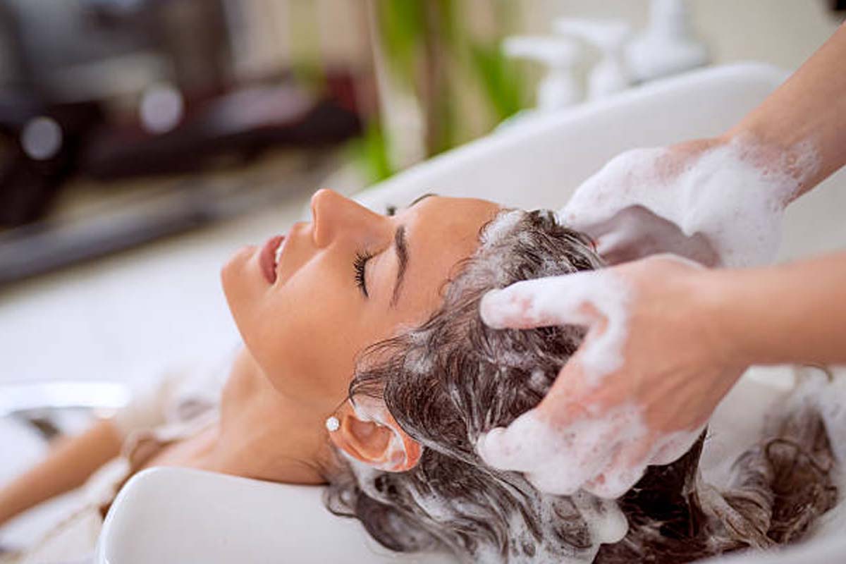 தினமும் தலைக்கு குளித்தால் முடி கொட்டுமா? பலரின் குழப்பத்திற்கு பதில் இதோ | Daily Hair Washing Growth Hair Problem