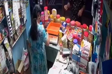 கடைக்கு வந்த வாலிபர்... நொடிப்பொழுதில் பெண்ணிற்கு நடந்த அசம்பாவிதம்