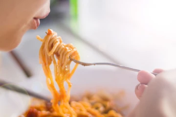 தப்பி தவறி கூட காலையில் இந்த உணவுகளை சாப்பிடாதீங்க.. மீறினால் இந்த பிரச்சினை ஏற்படும்!