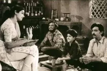 ரஜினியுடன் இணைந்து நடித்த இந்த சிறுவன் யார் தெரியுமா?..இப்போ பிரபல நடிகராக இருக்கிறார்..