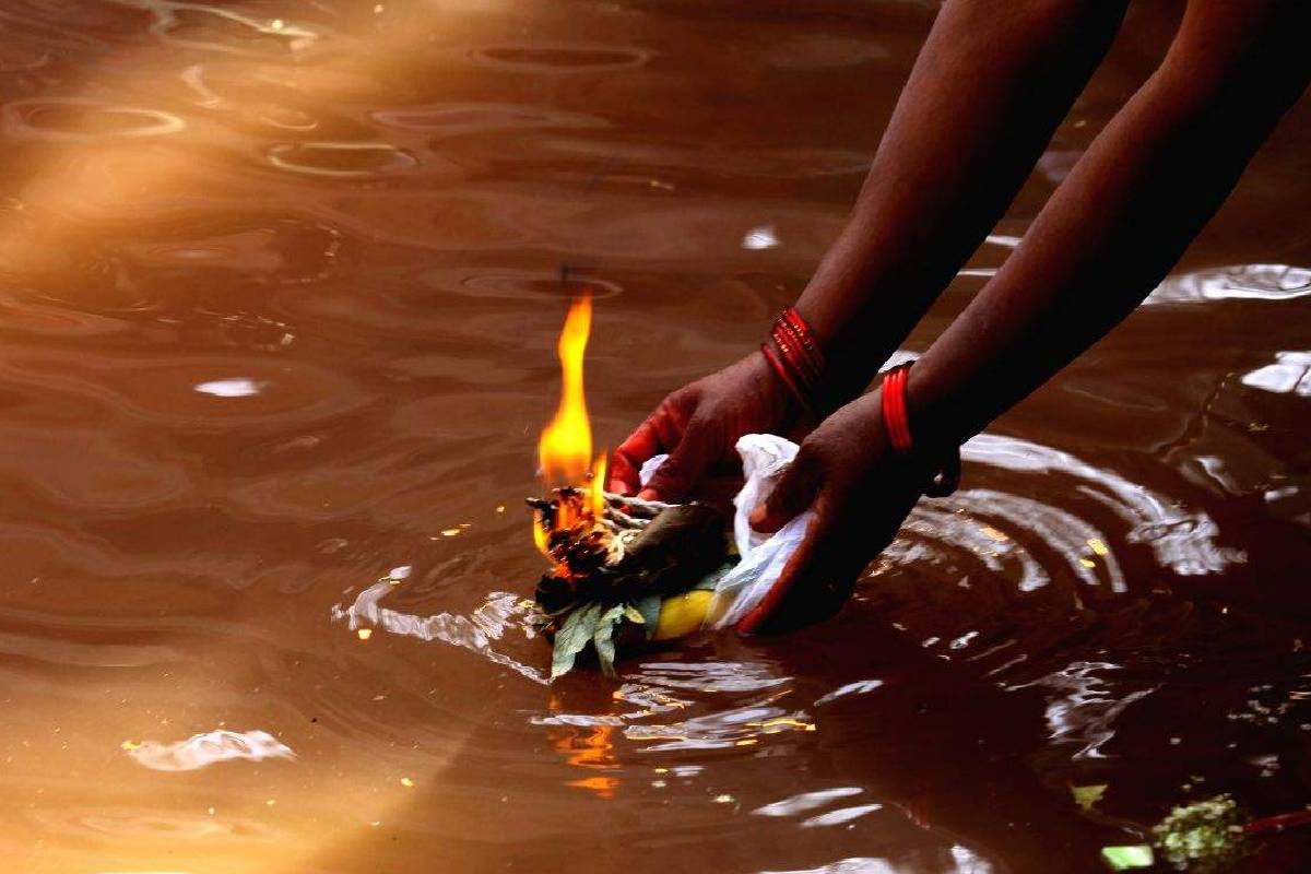 ஆடிப்பெருக்கு 2026: தமிழர்களின் பாரம்பரிய திருநாளின் சிறப்புகள் | Aadi Perukku Rituals And Significance Traditional ஆடிப்பெருக்கு 2026: தமிழர்களின் பாரம்பரிய திருநாளின் சிறப்புகள் | Aadi Perukku Rituals And Significance Traditional