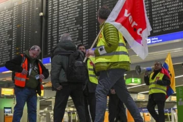 ஜெர்மனியில் ஊழியர்களால் ஆயிரக்கணக்கான விமானங்கள் ரத்து!