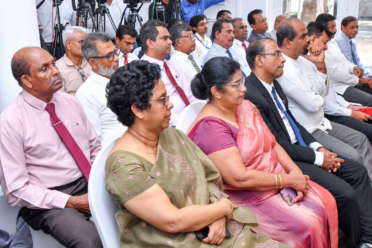 அரச ஊழியர்களின் ஓய்வூதியப் பிரச்சினைகளைத் தீர்ப்பதற்காக ஆணைக்குழு நியமனம் | Government Employees Pension Salary Issues அரச ஊழியர்களின் ஓய்வூதியப் பிரச்சினைகளைத் தீர்ப்பதற்காக ஆணைக்குழு நியமனம் | Government Employees Pension Salary Issues