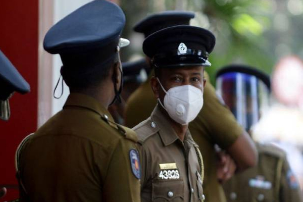 இலங்கையில் சோக சம்பவம்: பரிதாபமாக உயிரிழந்த ஒரு வயது பெண் குழந்தை! | Akuressa One Year Old Girl Died Lid Got Throat