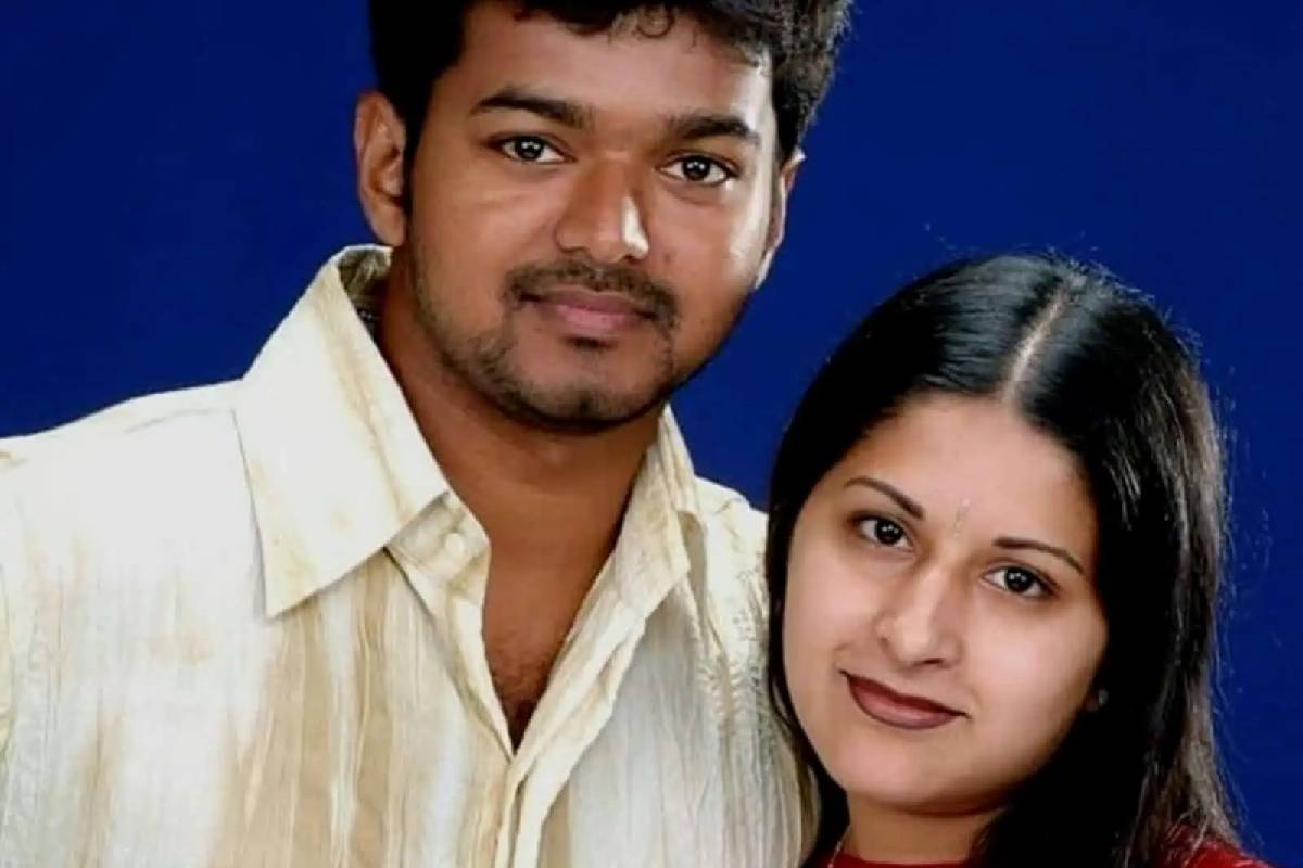முதல்வர் விஜய் விவாகரத்து வழக்கு - 20 நிமிடங்கள் காணொளியில் வாதம் செய்த சங்கீதா | Vijay Sangeetha Divorce Case Adjourned முதல்வர் விஜய் விவாகரத்து வழக்கு - 20 நிமிடங்கள் காணொளியில் வாதம் செய்த சங்கீதா | Vijay Sangeetha Divorce Case Adjourned