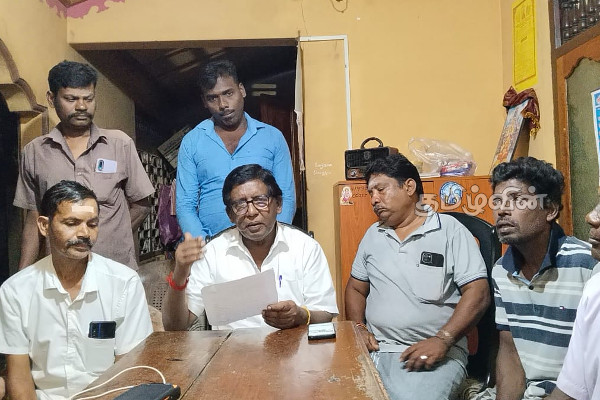 இறந்தவரை நினைவுகூரும் உரிமை தமிழர்களுக்கில்லையா: சரவணபவன் கேள்வி | Donottamils Haveright Remember Dead Saravanabhavan
