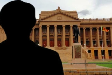 பதவியேற்று 16 நாட்களில் பதவியை துறந்த அமைச்சர்!
