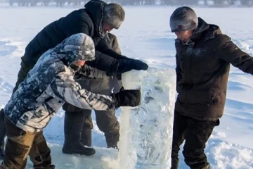பனிக்கட்டிகளில் புதைந்து இருக்கும் ஜாம்பி வைரஸ்!