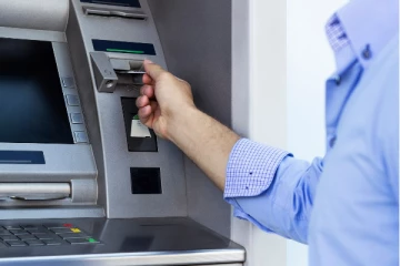 ஏ.ரி.எம். இயந்திரங்களில் கைவரிசையை காட்டும் கும்பல் (VIDEO)