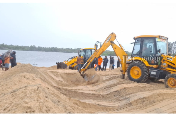 சீரற்ற காலநிலையினால் வடக்கு - கிழக்கில் தொடரும் பாதிப்புகள் | Due To Unfavourable Weather Conditions North East சீரற்ற காலநிலையினால் வடக்கு - கிழக்கில் தொடரும் பாதிப்புகள் | Due To Unfavourable Weather Conditions North East