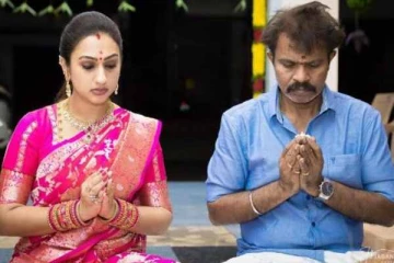 மாஸ் பட இயக்குனர் ஹரி மற்றும் மனைவி ப்ரீத்தாவின் அழகிய புகைப்படங்கள்